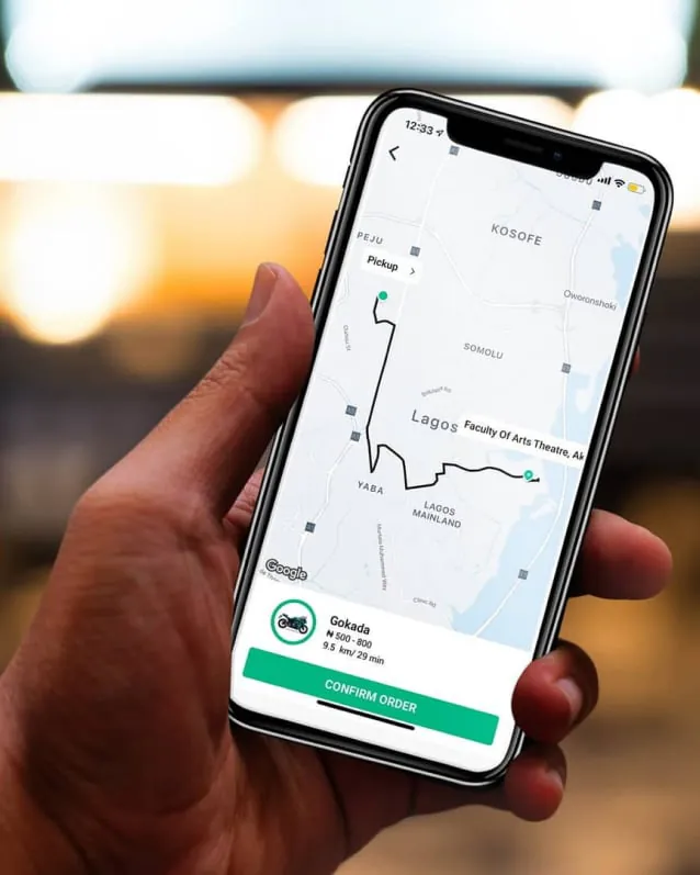 Green circle moves along the path on mapping interface to the specified endpoint on iphone screen